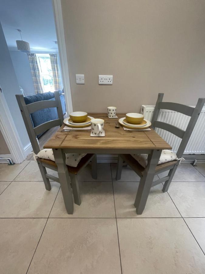 Immaculate One Bedroom Home With Private Parking Σουόνσι Εξωτερικό φωτογραφία